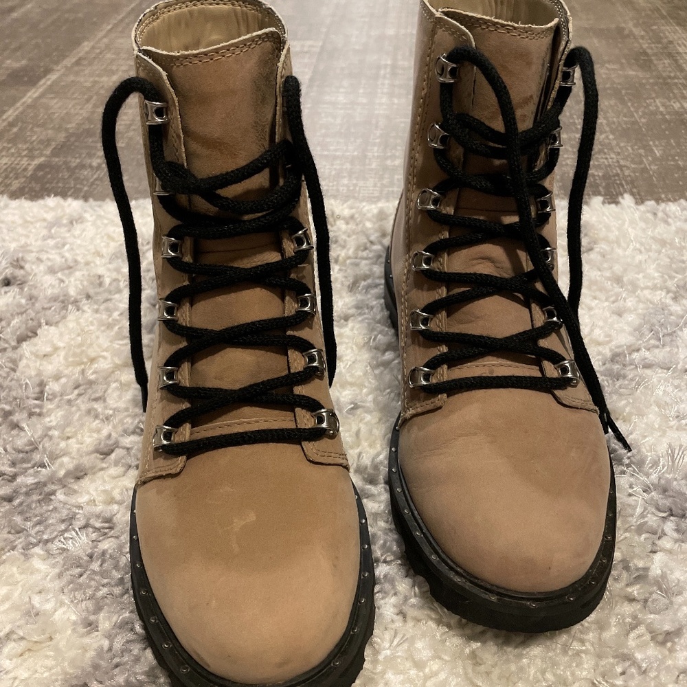 Sorel boots Size 7.5
